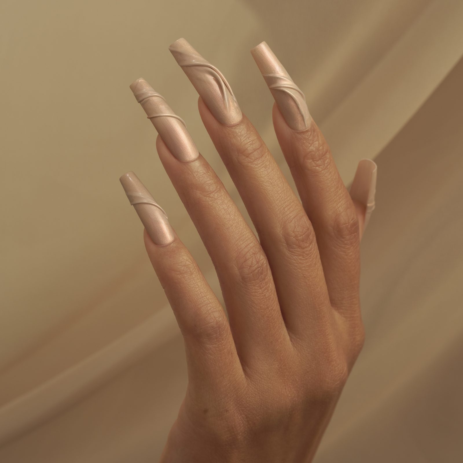 Elegante nagels in een zachte nude-tint